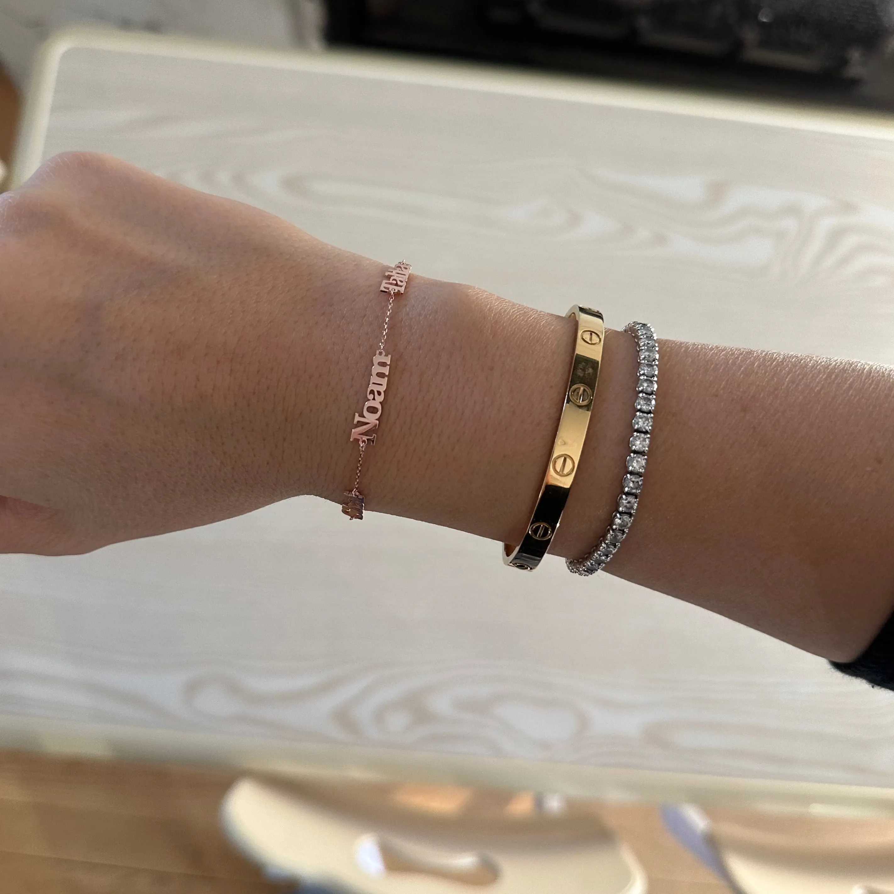14K Mommy Floating Name Bracelet