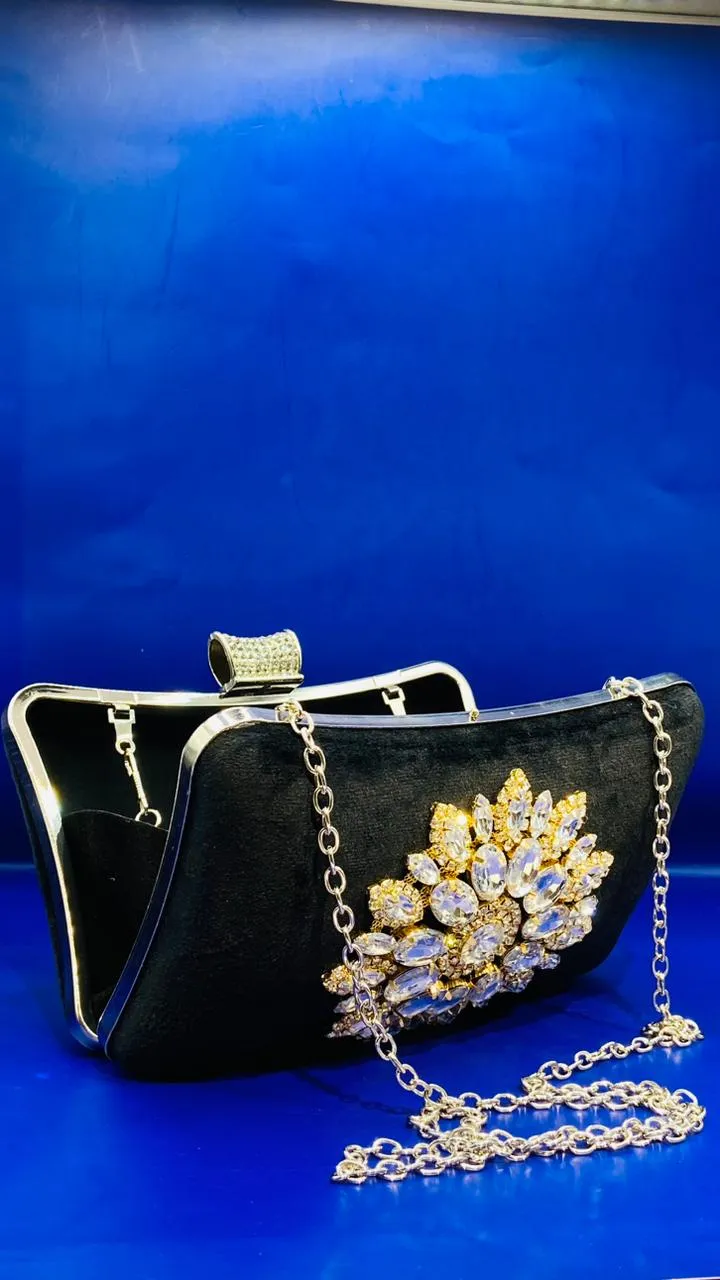 Black Metal Diamond Buckle Evening clutch